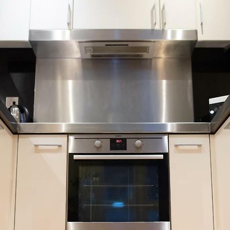 London Luxury 1 Bedroom Apartment Minutes Walk From Canary Wharf Eksteriør bilde