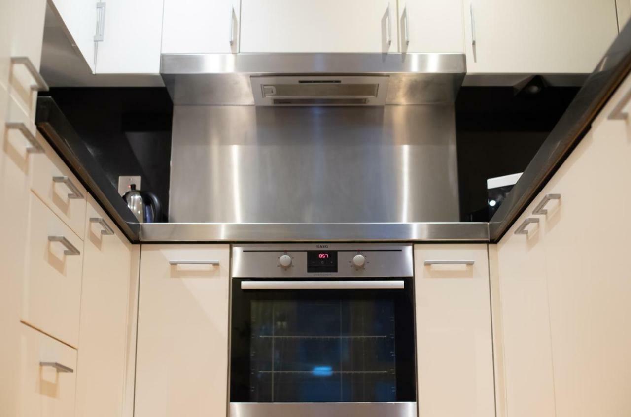London Luxury 1 Bedroom Apartment Minutes Walk From Canary Wharf Eksteriør bilde